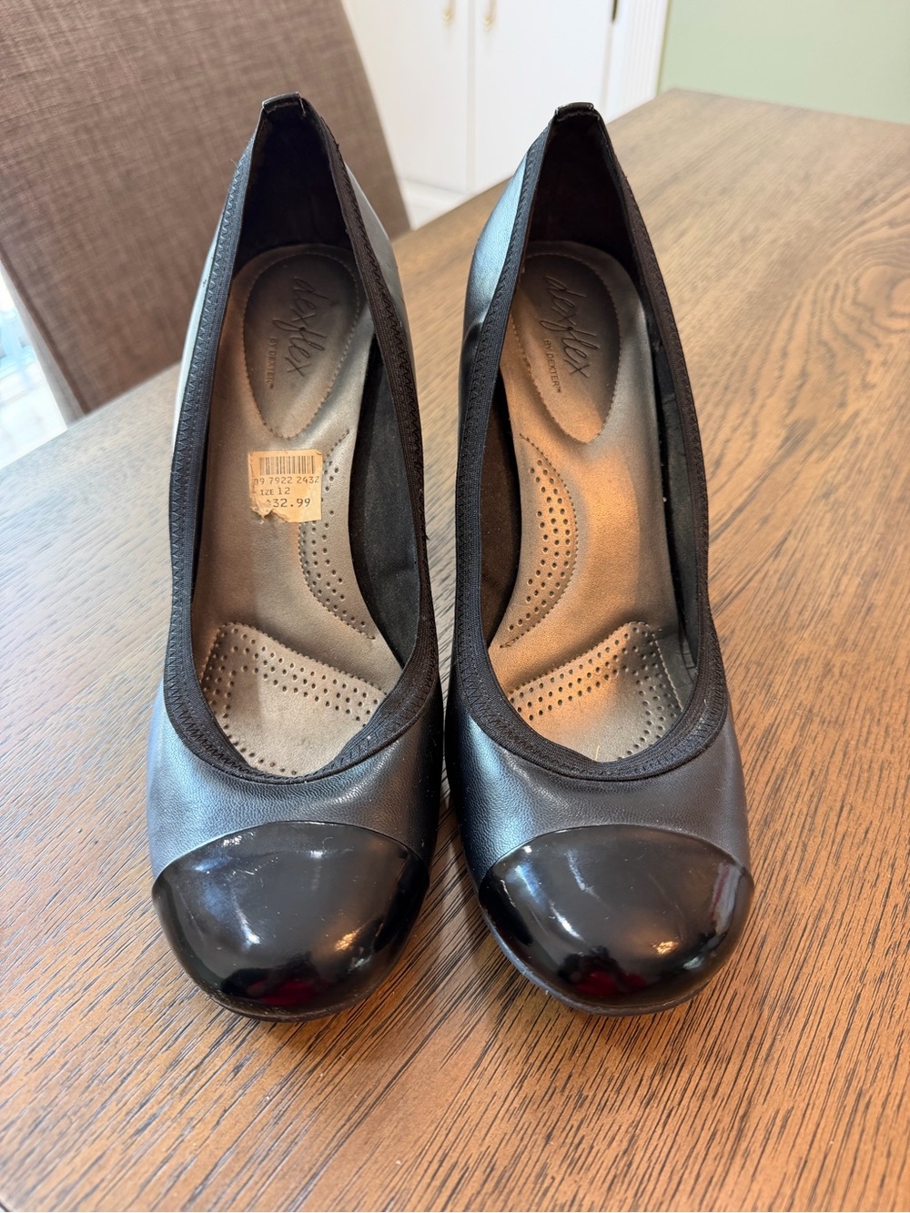 Dexter Black Cap-Toe Round-Toe Pumps